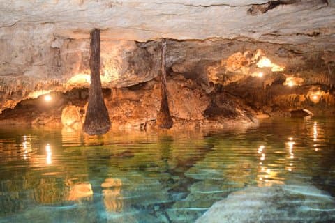Yaxmuul Cenote Adventure Mayan Shaman Ceremony & Rappel）。