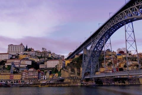 Tour privato di Porto di notte con centro storico, ponti e viste su Gaia