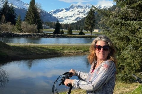 Juneau Private Bike Tour w Glacier Views and Sightseeing in SUV
