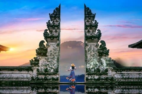 Best Price‼️05:00 AM Departure : Lempuyang Temple & Tirta Gangga