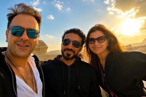 Tour privato di 10 ore di sosta: Piramidi di Giza e Museo Egizio dall'aeroporto del Cairo