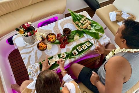 Private Tahiti Lagoon Snorkeling and Lunch Boat Tour