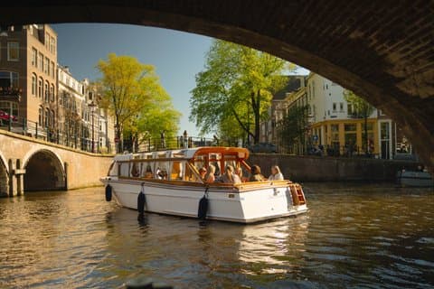 Private Cruise Original Saloonboat in Amsterdam