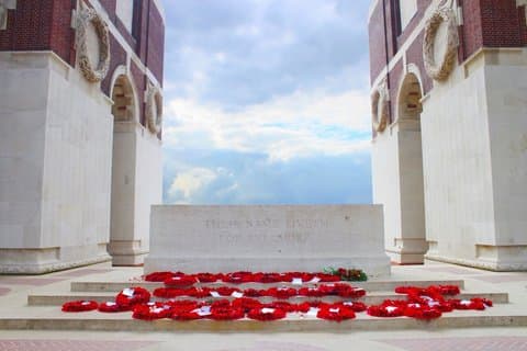 WW1 Somme Battlefields and Amiens Private Day Trip from Paris