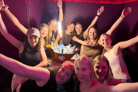 Club Crawl Hamburg: Shots Premium, Entrada VIP e Jogos de Bebida