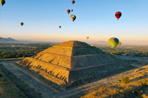 Luftballongflygning | Upphämtning i Mexico City | Frukost i en grotta | Pyramider
