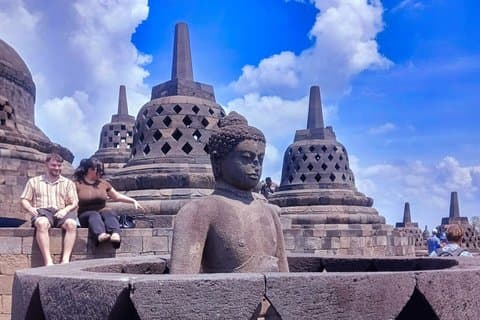 Yogyakarta: Borobudur & Prambanan Climb-Up Tour