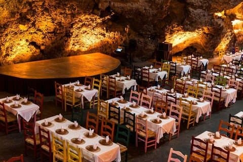 Gruta/ desayuno incluido ,transporte cdmx a teotihuacan y tour.