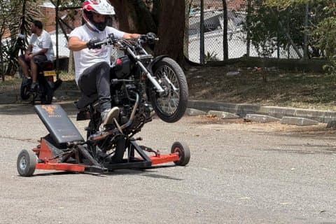 Medellín Wheelie Experience Impara a guidare come un Professionista
