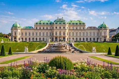 Da Budapest Bratislava e Vienna tour guidato di un'intera giornata