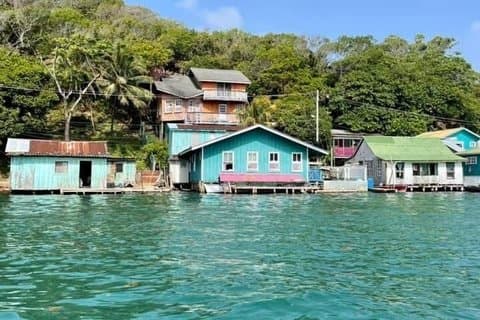 Tour por el túnel de manglares del lado este de Roatán con historia y cultura
