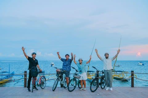Bali: Sanur Cycling Tour with Market, Ritual & Rice Fields