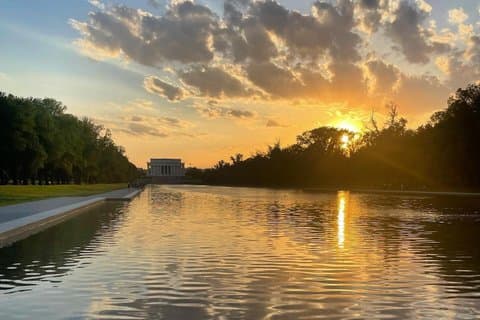Evening National Mall Walking Tour and Lincoln Undercroft Tickets