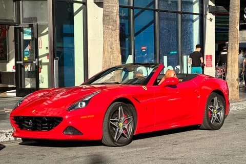 50-minütiger Rundgang : Erkunden Sie Hollywood im Ferrari