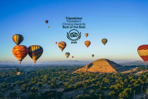 Voo de balão de ar quente + traslado da Cidade do México + café da manhã em uma caverna + pirâmides