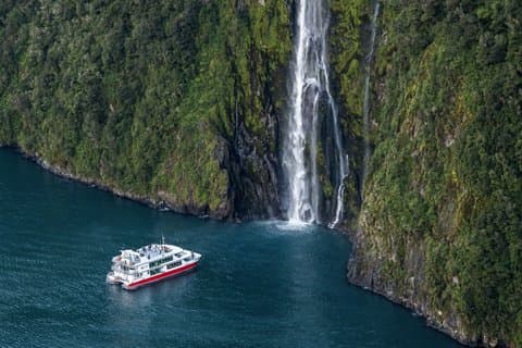 Milford Sound Coach & Cruise ab Queenstown: Panoramablick
