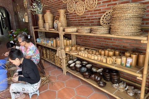 Taste & Craft the Mekong – Bike, Cook & Weaverience