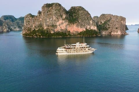 2 - Dagstur i Ha Long Bay med Bhaya Soul 5 - Stjernekruise