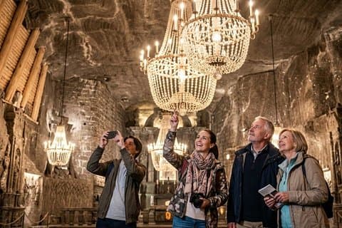Wieliczka Salt Mine Walking Guided Tour med Fast-Track billet