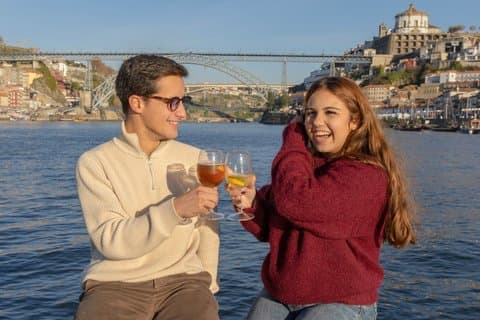 Crociera privata sul Douro per due persone a Porto – 6 ponti e tramonto