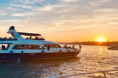 Bosphorus Sunset Cruis : Guida - Snack e bevande