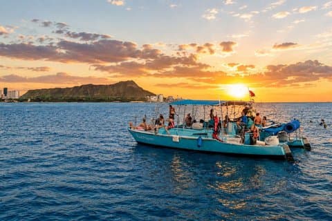 Hoteller i nærheden af Waikiki Sunset Cruise Catamaran Boat Tour on Oahu