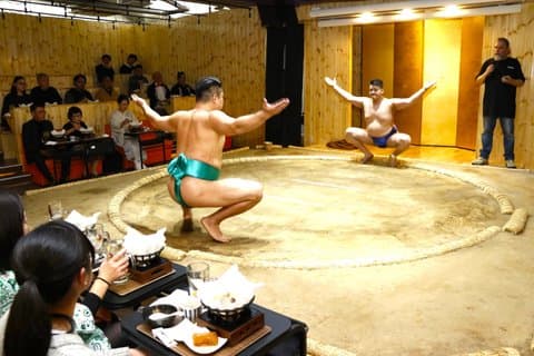 Tokyo : Spettacolo di Sumo con Pollo Hot Pot & Geisha