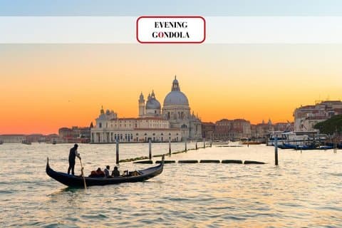 Romantische avondgondeltocht op het Canal Grande
