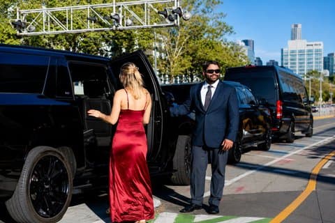 Seattle Airport Transfer – One Way or Round Trip (VAN OR SUV)
