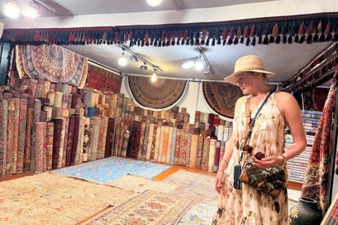 Istanbul: CARPET & RUG SHOPPING Experience - Worldwide Shipping