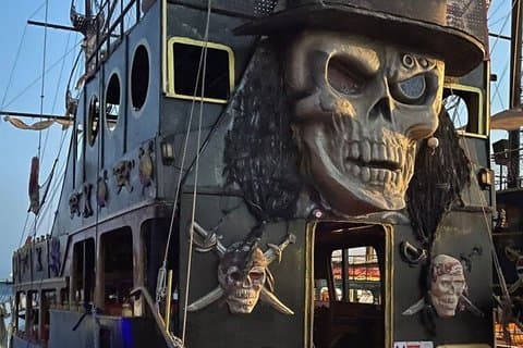 Bodrum Piratenbootsausflug (einschließlich Mittagessen und Schwimmpausen)