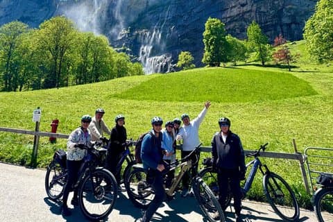 ラウターブルンネンEバイクツアー - トリュンメルバッハの滝&隠れた渓谷