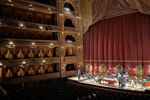 Premium Buenos Aires City Tour + Teatro Colon + El Ateneo
