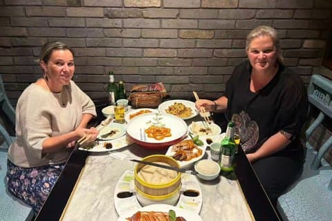 Half Day Tour:Market Shopping Acrobatic Show & Peking Duck dinner