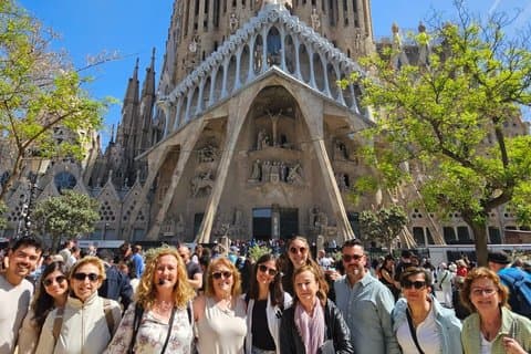 Sagrada Familia Tour: Geheimen van Gaudí (buitenkant) 2026