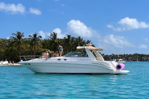 Miami Private Yacht Celebration Cruise med kaptajn