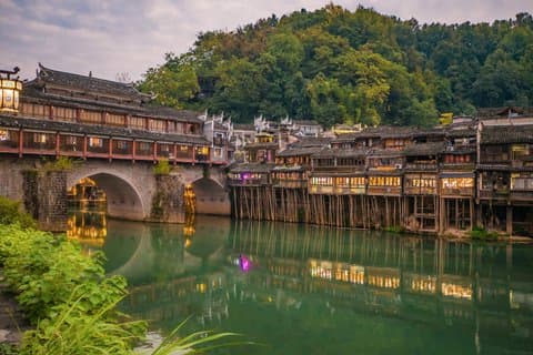4-Day Private Zhangjiajie Tour with Route Options