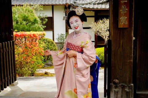 Templo exclusivo de Kioto Maiko Dance Zen Garden and Tea Experience