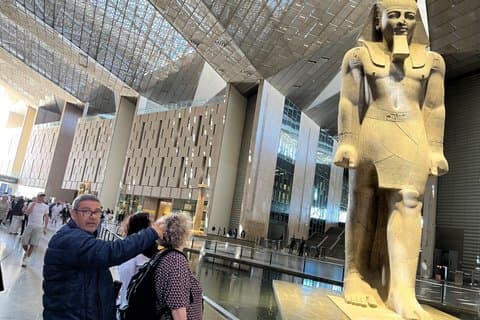 Hurghada til Kairo: Giza pyramider og Grand Egyptian Museum (GEM)