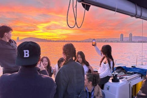 Barcelona Private Sunset Sailing mit Getränken