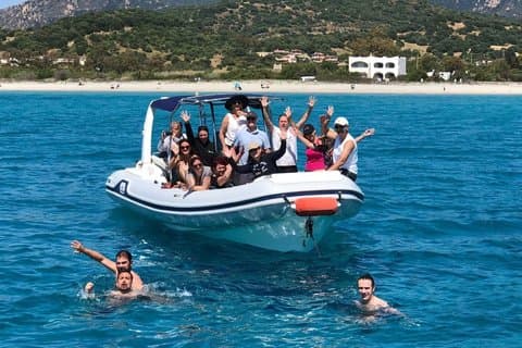 Båttur i Capo Carbonaras marina skyddsområde