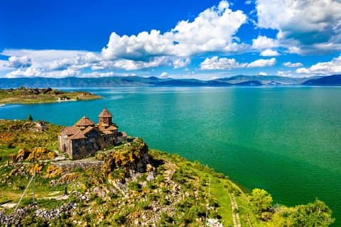 Pacote de viagem Budapeste-Erevão (sem hotel incluído) |Best Flight Deal