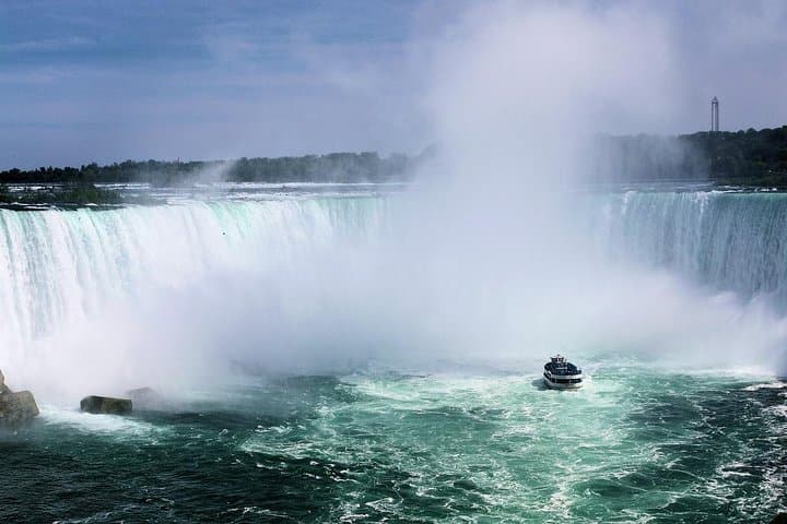 Private Customizable Niagara Day Trip/Wine Tour from Toronto