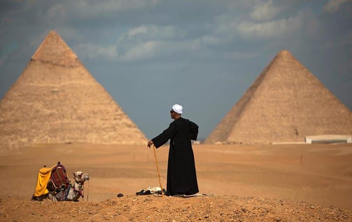 Private Guided Half-Day Trip to Giza Pyramids with Camel-Riding