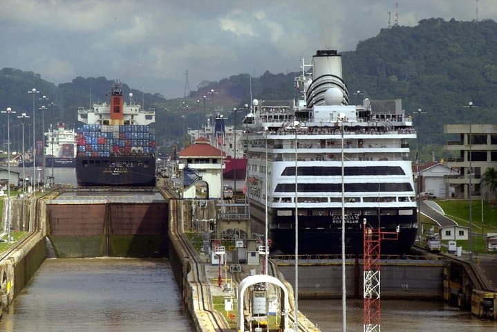 Colon Shore Excursion: Panama City and Canal Private Tour