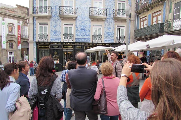 Walking Tour - History of Tiles in Porto