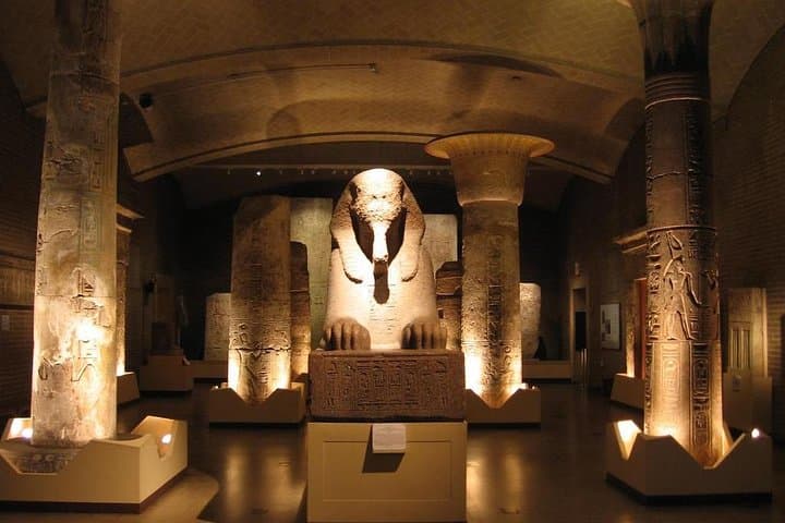 Private tour Giza Pyramids & Egyptian Museum from Hurghada by car