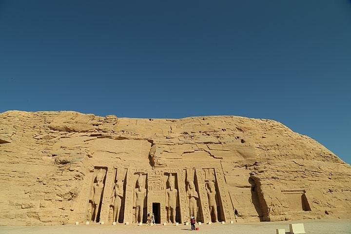 From Luxor 2 Days tour to Abu Simbel
