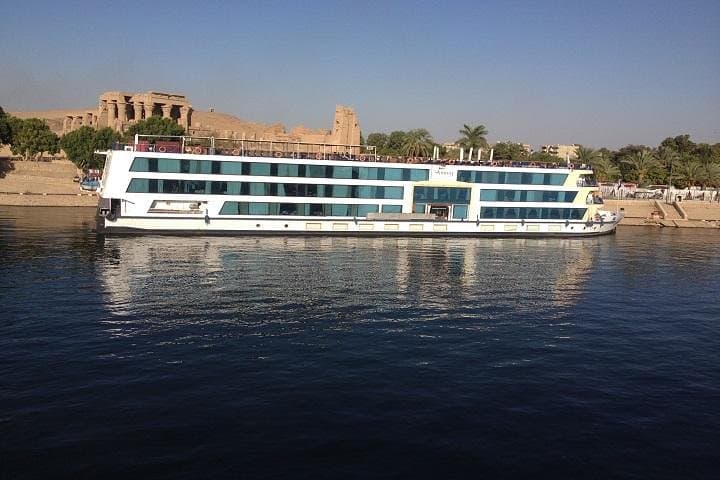 Nile Cruise from Aswan to Luxor 3 Nights 4 Days w/ Private Sightseeing