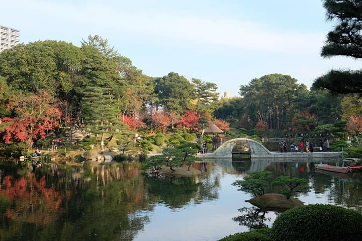 Private Sightseeing Walking Tour in Hiroshima with a Guide